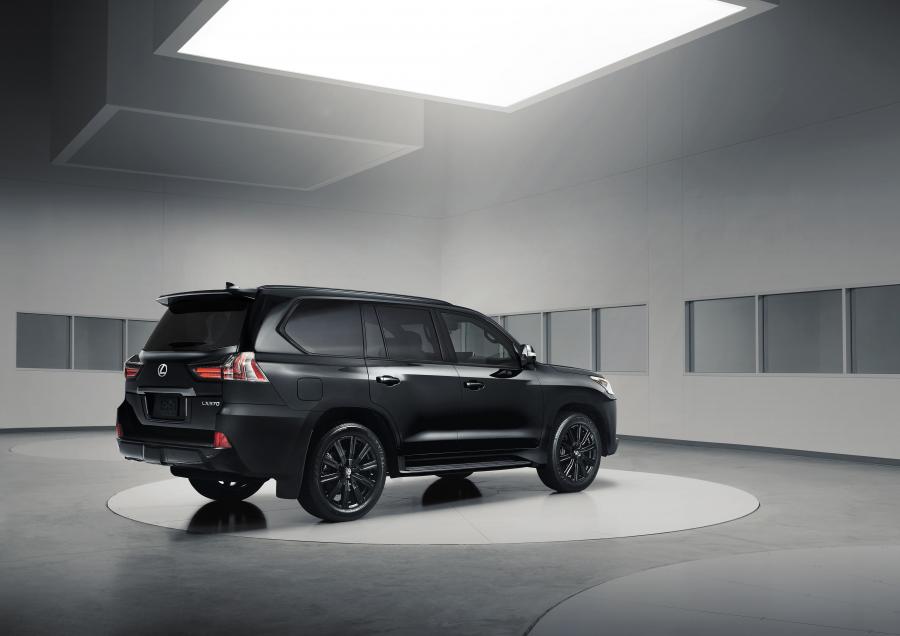  Lexus LX570 Inspiration Series (URJ200) 2018 года  (NA) (фото 4 из 9)